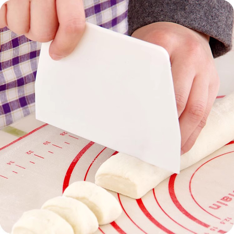 ملعقة كريم منحنية للمعجنات ، ج - مراجعة Bench Scraper Dough وسعره